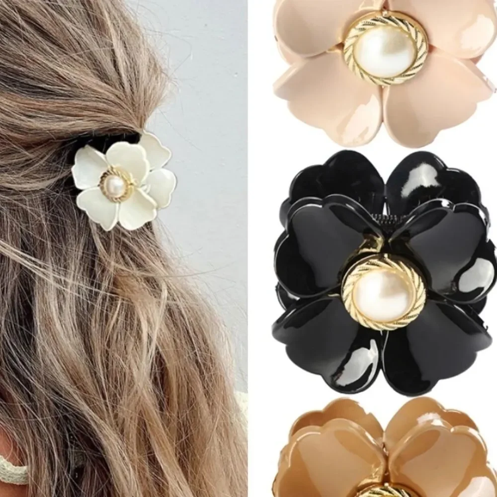 NWOT Pearl Flower Hair Clip - Black